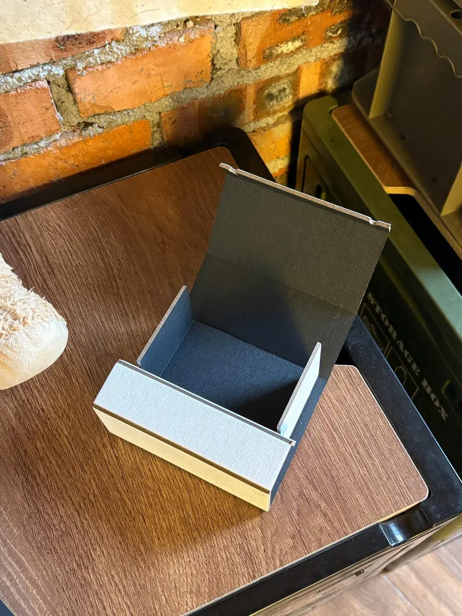 Two-piece grayboard folding box reference