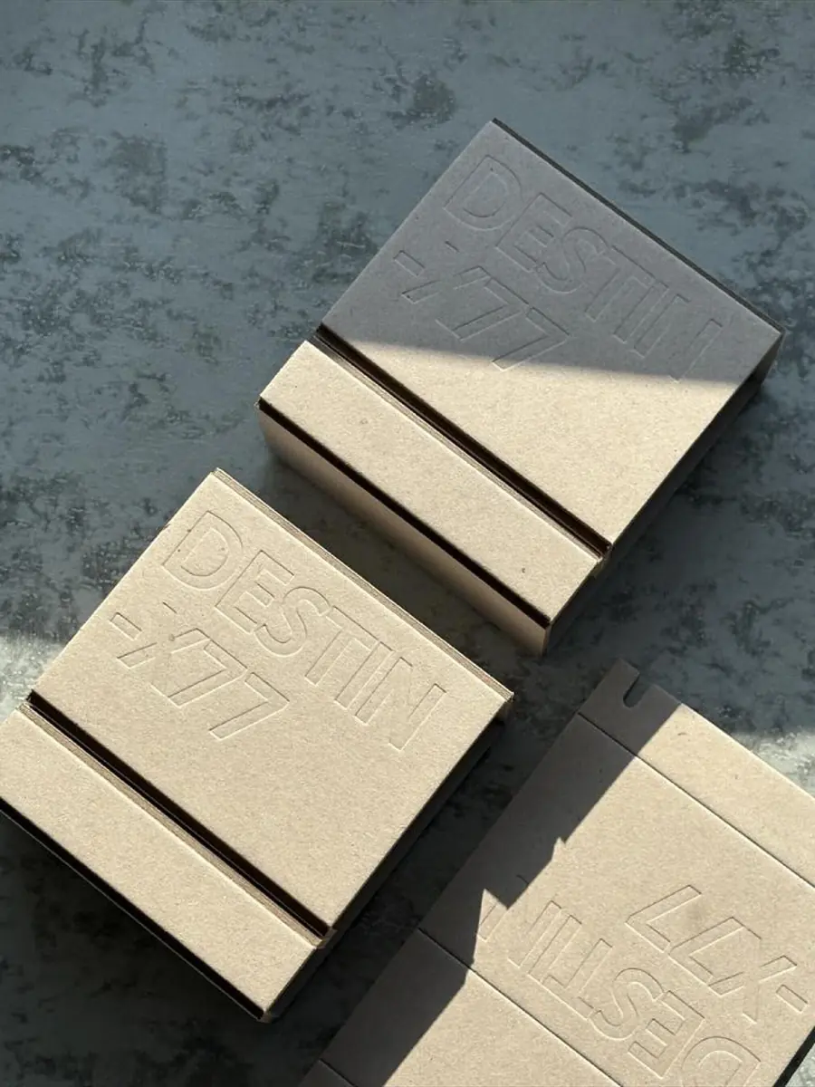 Two-piece grayboard folding box reference