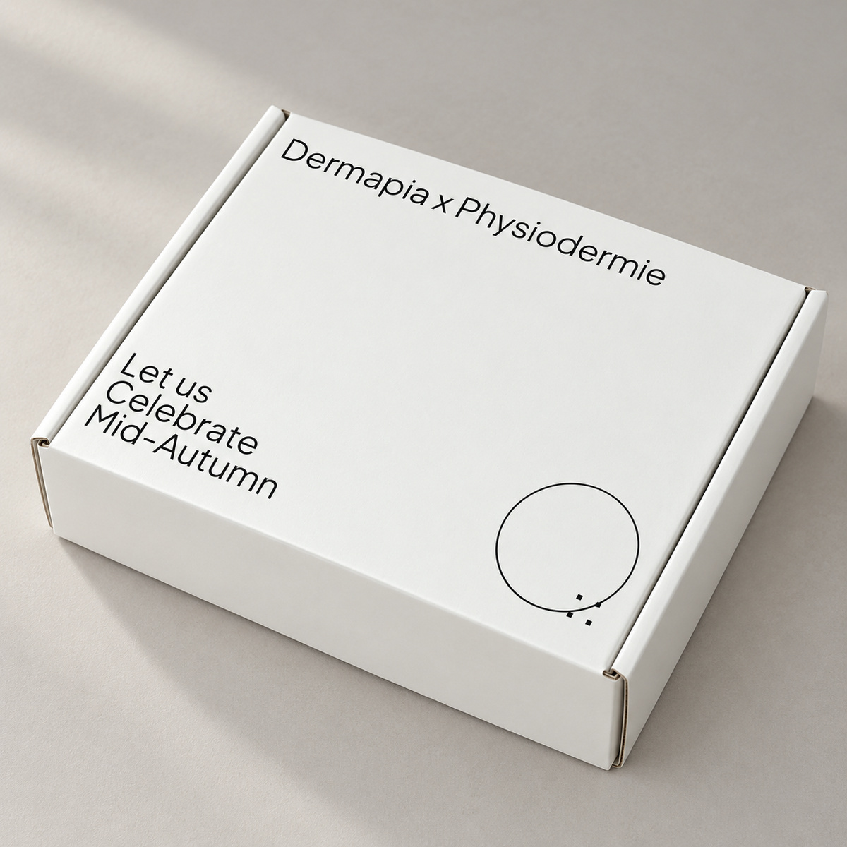 White Minimal Print Fold-Flat Mailer Box: closed box showing the exterior printing and lid